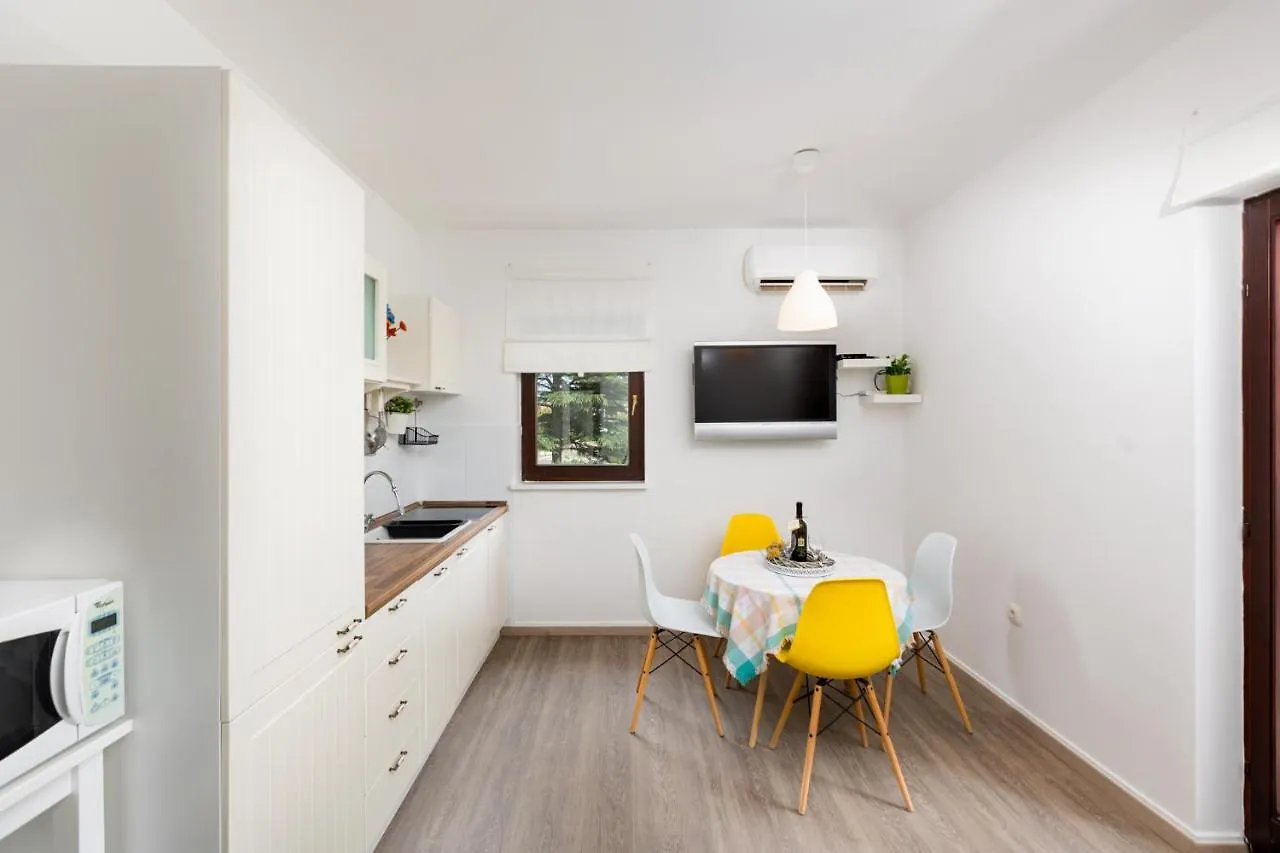 Nada Apartment Krk Town